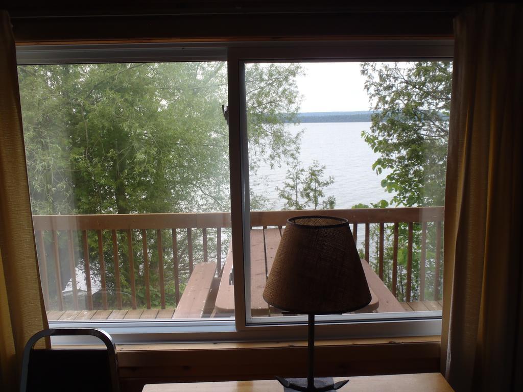 Red Lodge Resort Little Current Oda fotoğraf