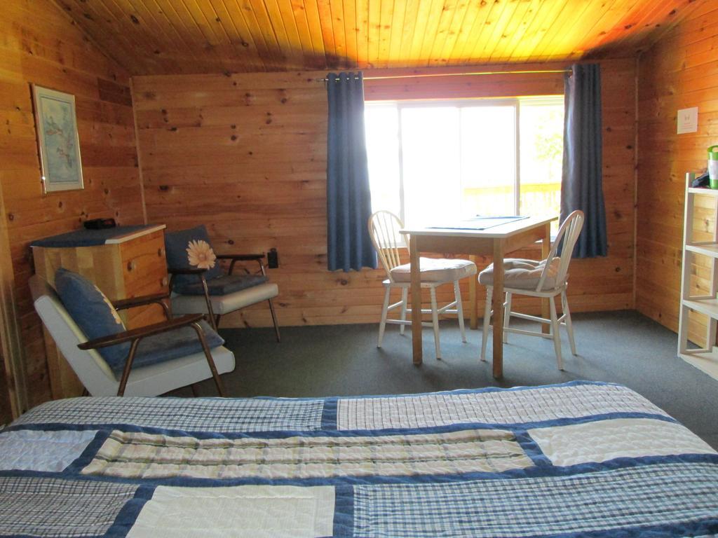 Red Lodge Resort Little Current Oda fotoğraf
