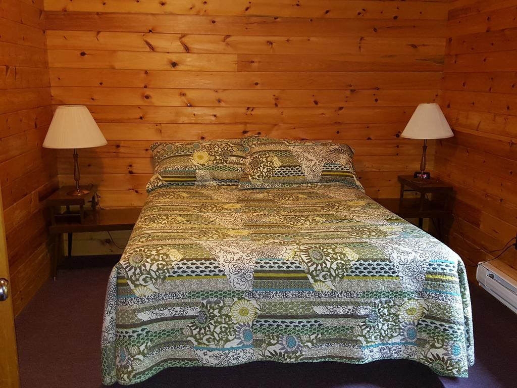 Red Lodge Resort Little Current Oda fotoğraf